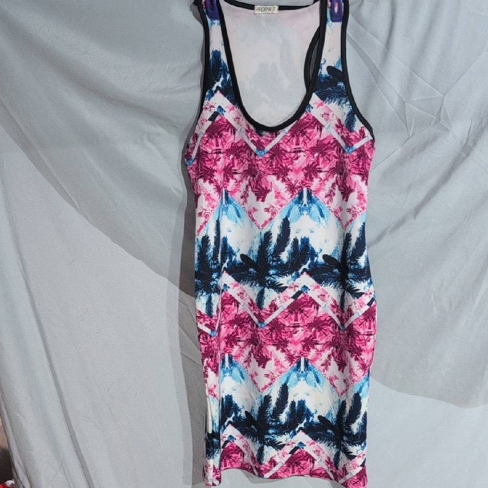 Ardene Pink and Blue Fitted Graphic Tank Top